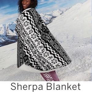 VS Pink Sherpa Blanket Peace Dog Snowflake Black White Victoria’s Secret Throw